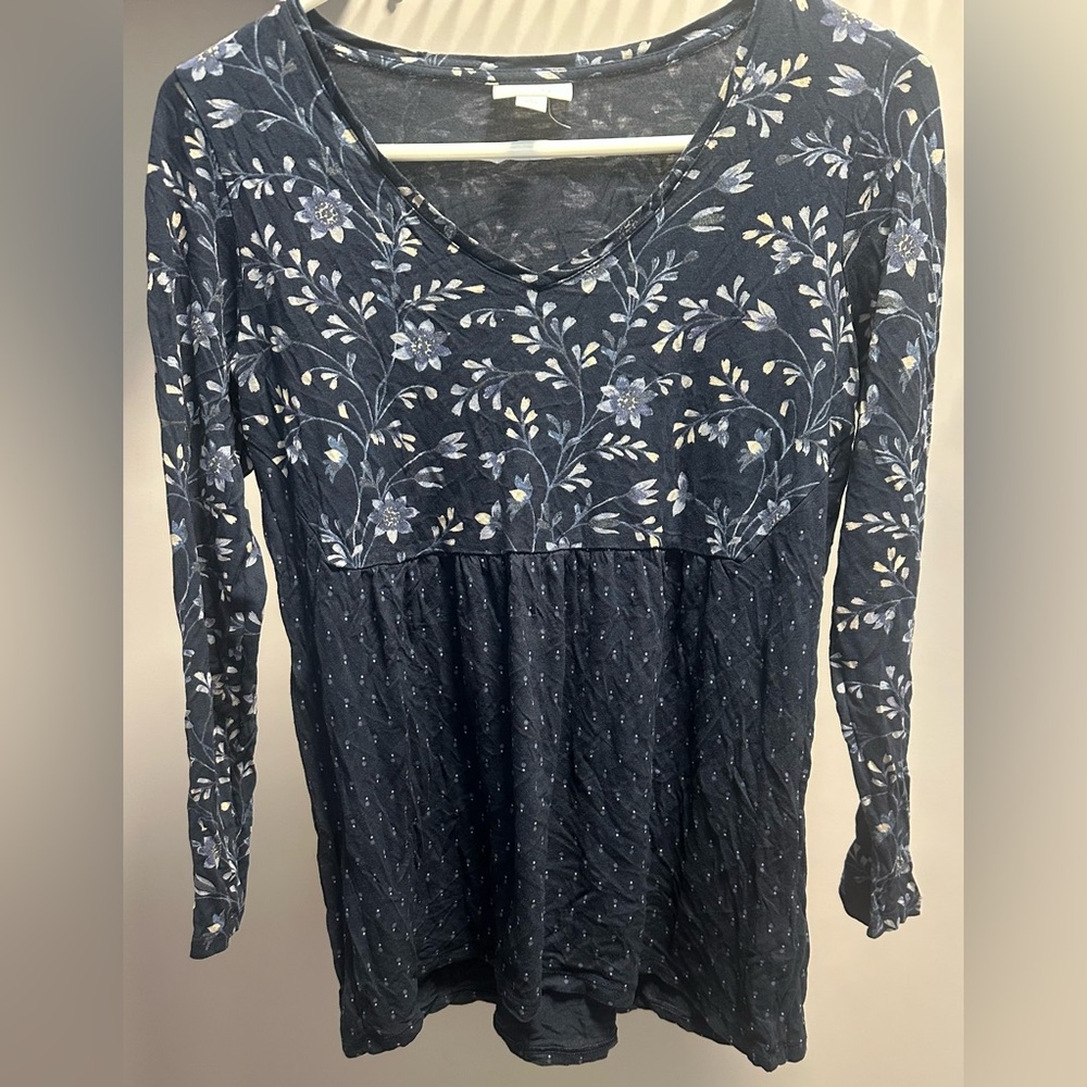 J. JILL size XSP, blue floral long sleeved V-neck top.